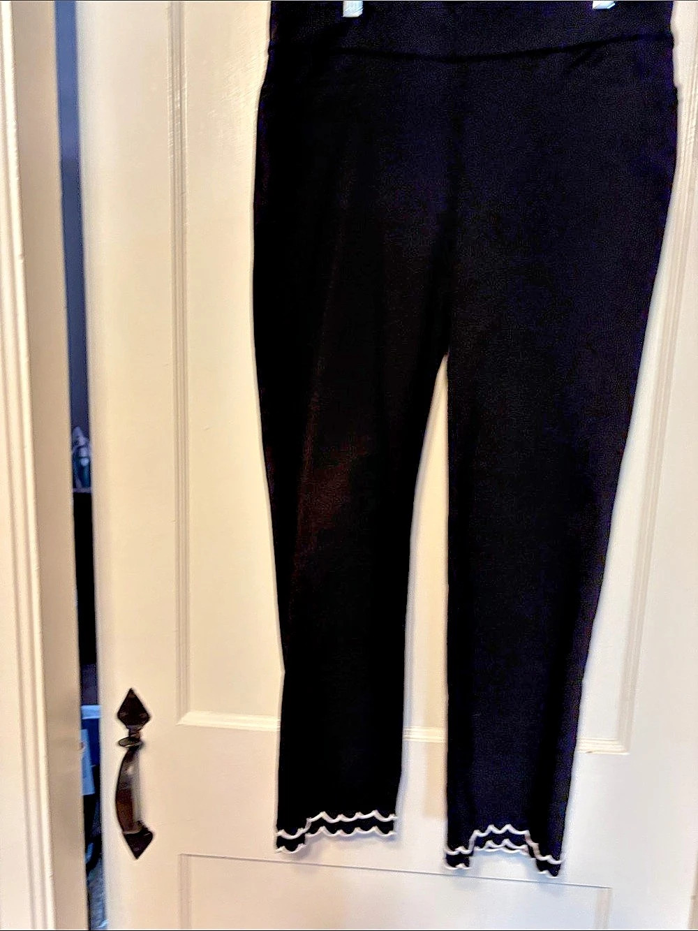 chico's Black Scallop Hem Leggings Size 1R Like New